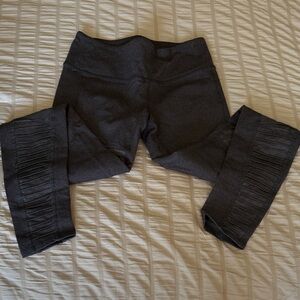 ALO Yoga charcoal Leggings with Pleated Side Panels moto